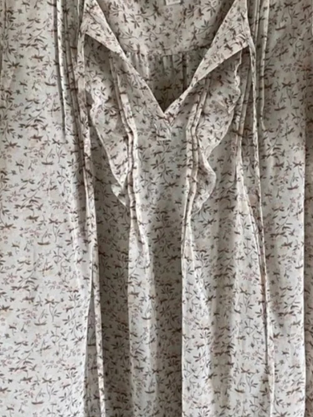 LOFT Short Sleeve Sheer Floral Blouse Top Pintuck Accents Tie Neckline